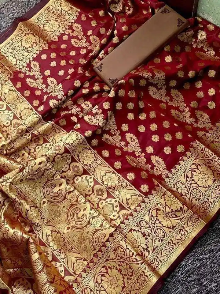শাড়ী